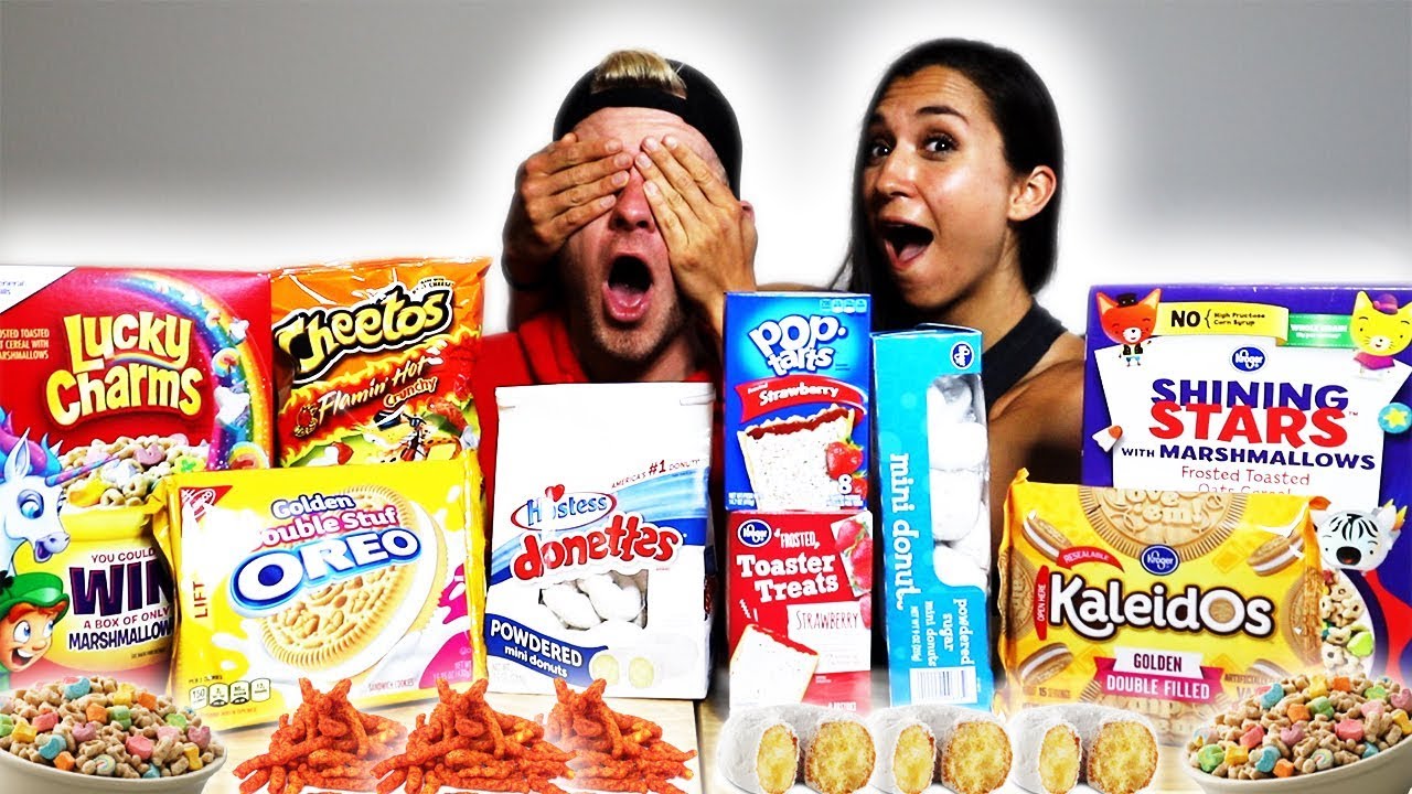 THE JUNK FOOD BATTLE! (POPTARTS, OREOS & MORE)