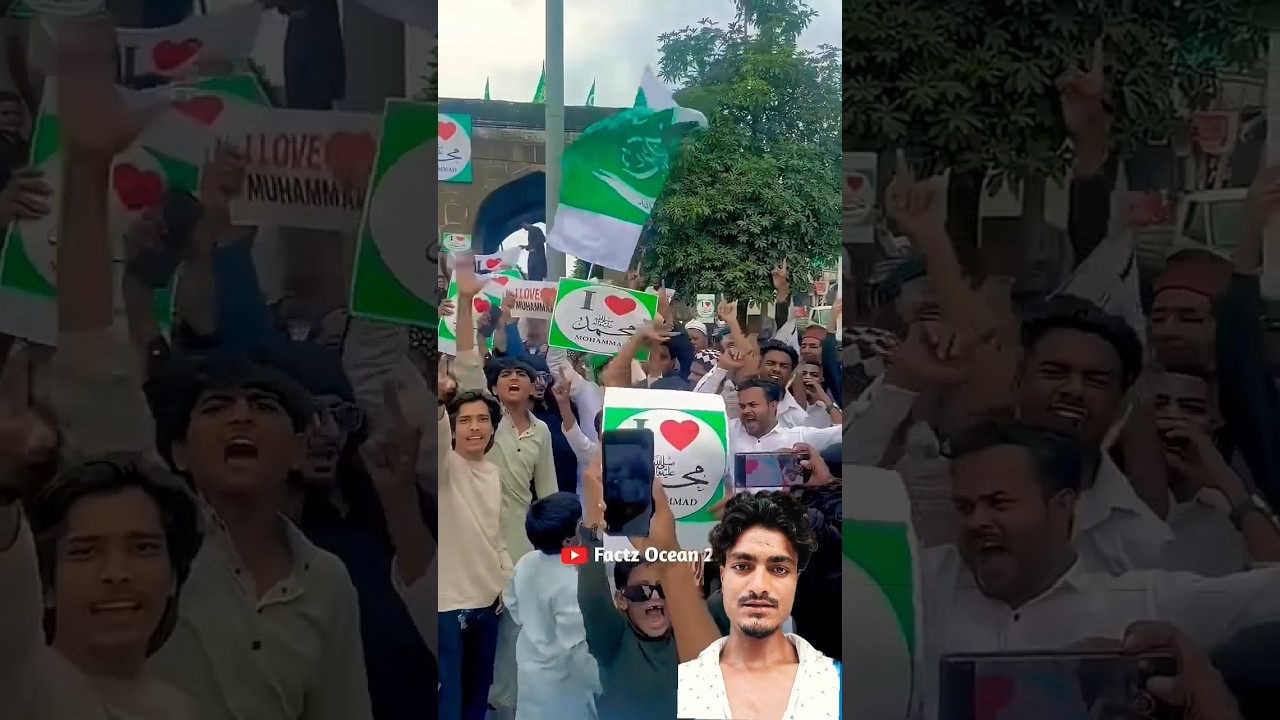 I love Mohammad protest pure hindustan me kaha de chalu huwa suno 