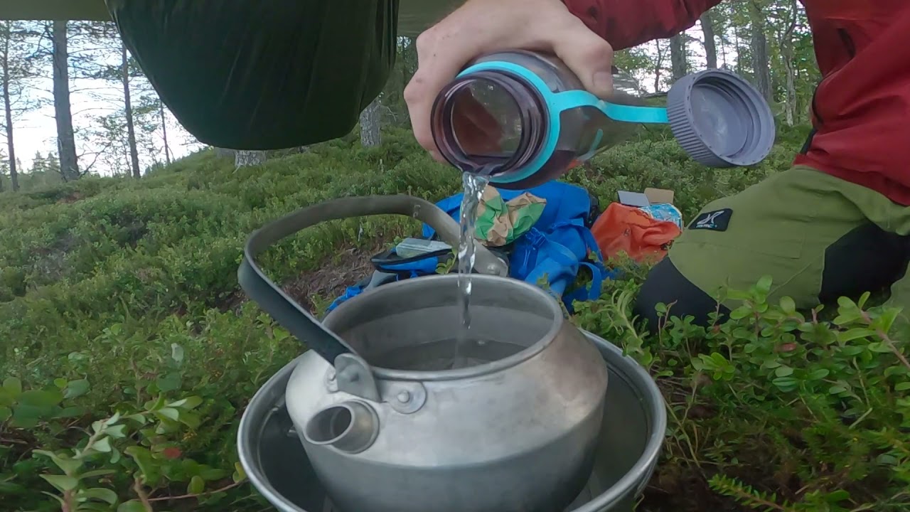 Gäddfiske i ny sjö och övernattar i skogen