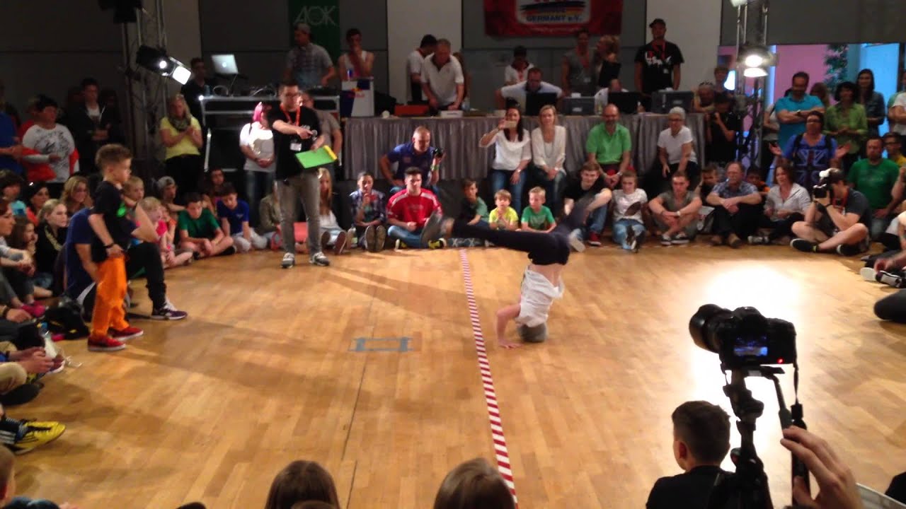 Breakdance deutsche Meisterschaft 2014 in Schweinfurt - Finale Solo Kids bboy Domenico