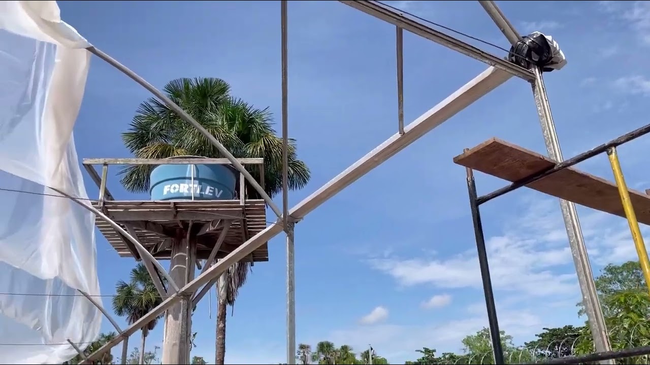 Colocando o plástico na estufa!