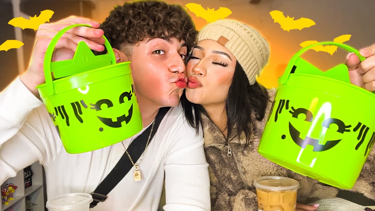 We Tried Mcdonald's NEW SPOOKY HAPPY MEAL 👻