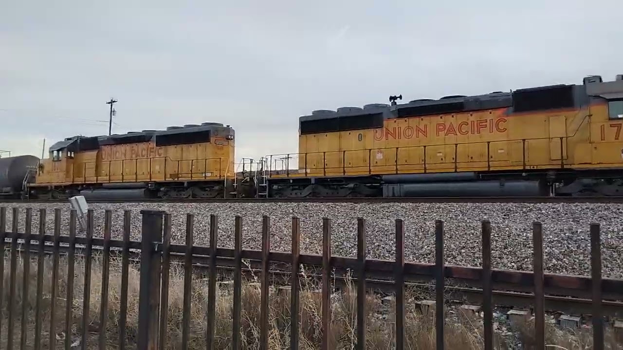 Union Pacific SD40n's idling. Abilene,Tx. 01/11/2026