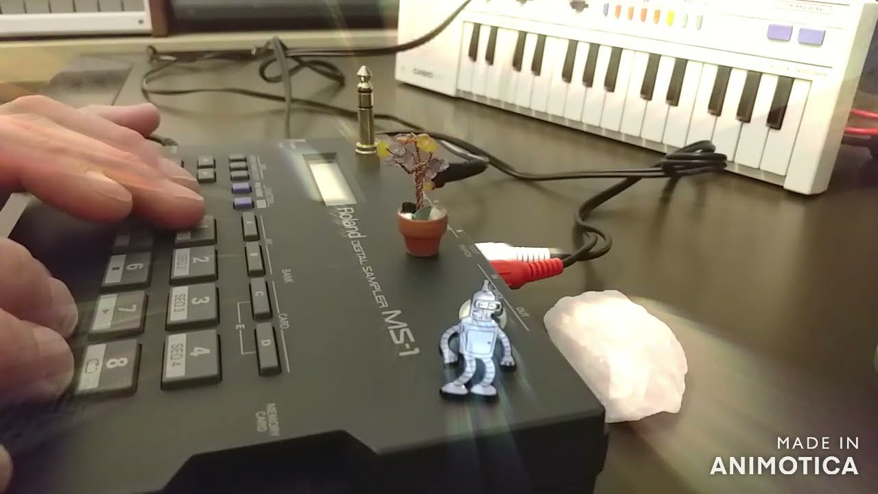 Roland MS-1 - With a Computer (LoFi-Minimal-Synth)