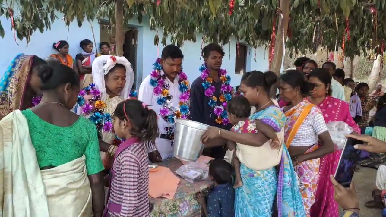 “मुंडारी क्रिश्चियन वेडिंग ✝️ | प्रेम, परंपरा और विश्वास का संगम” 