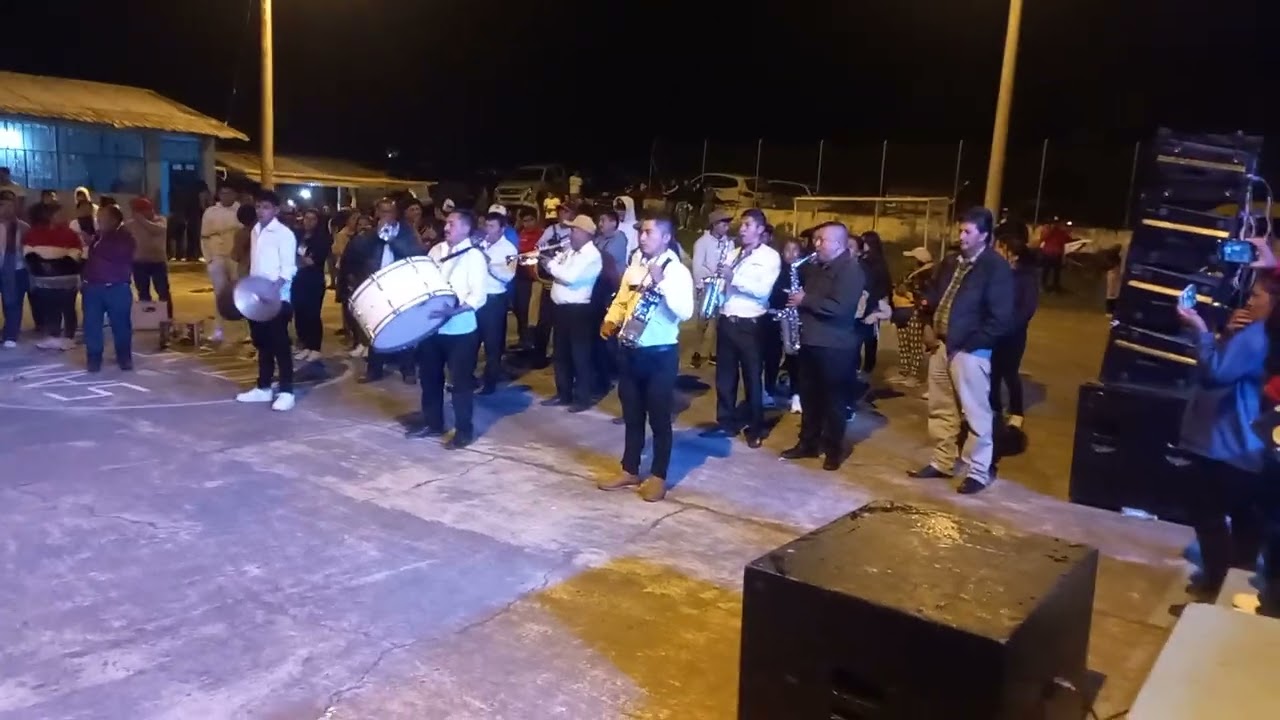 Pandita zurita ❤️ banda divino niño de chillanes en mi barrio san Nicolas pallatanga ❤️ 🎺🎉