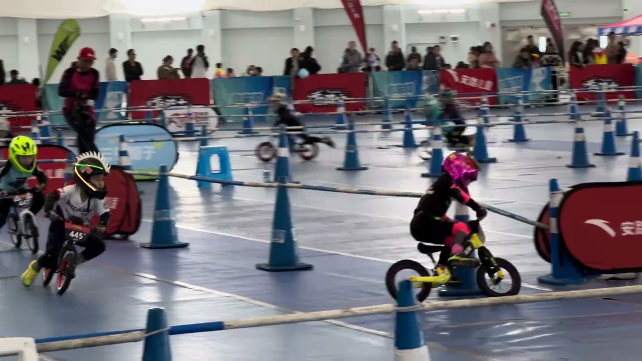 宸宸Ethan-2026深圳世界車王賽個人賽初賽-場邊側拍