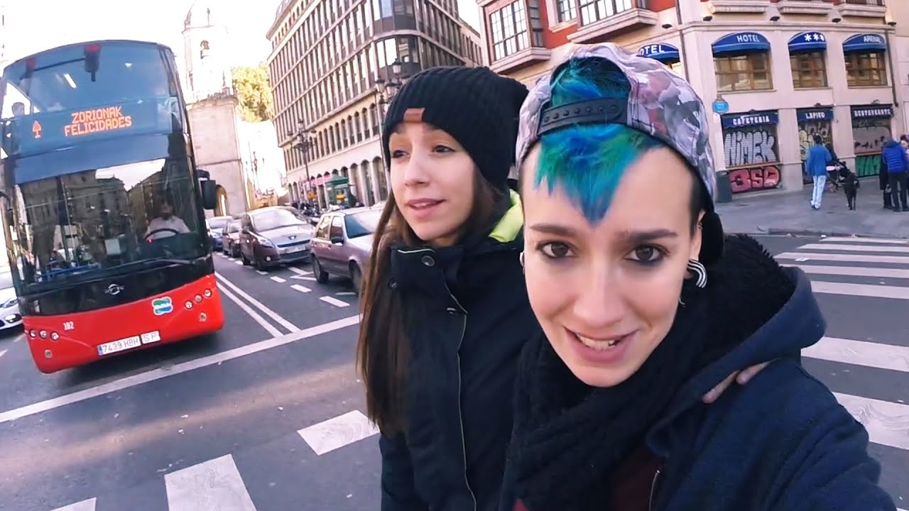 PASEANDO CON MI HERMANA