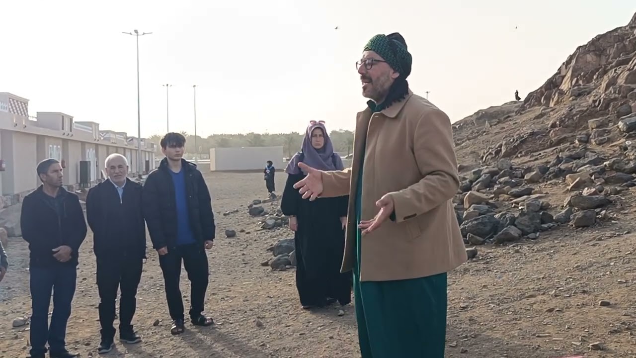 Uhud'u hissettiren sohbetler Umrede Yasin Konevi anlatımı..  2026 Medine Uhud dağı @islam_populer99 