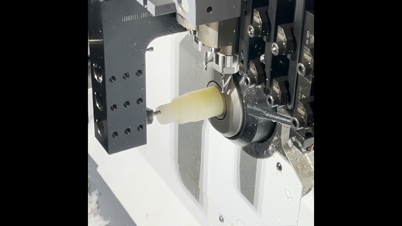 #Cincom L32-X LFV - #MACH2024 #cnc #machinery