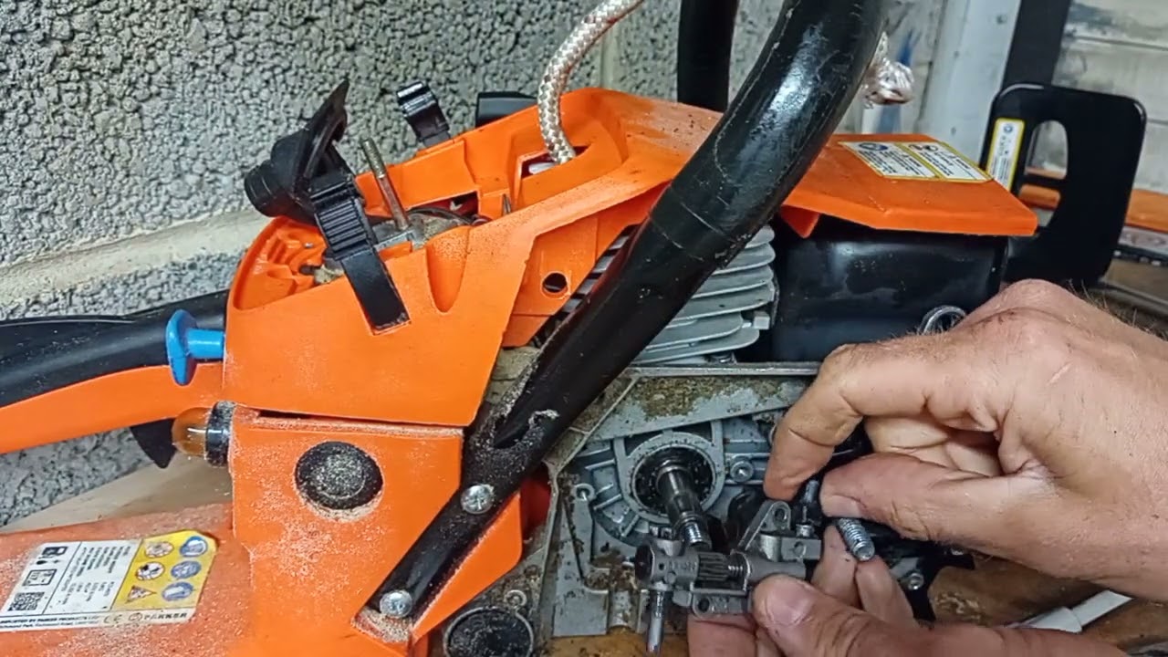 How to Replace Chinese Chainsaw Oil Pump.