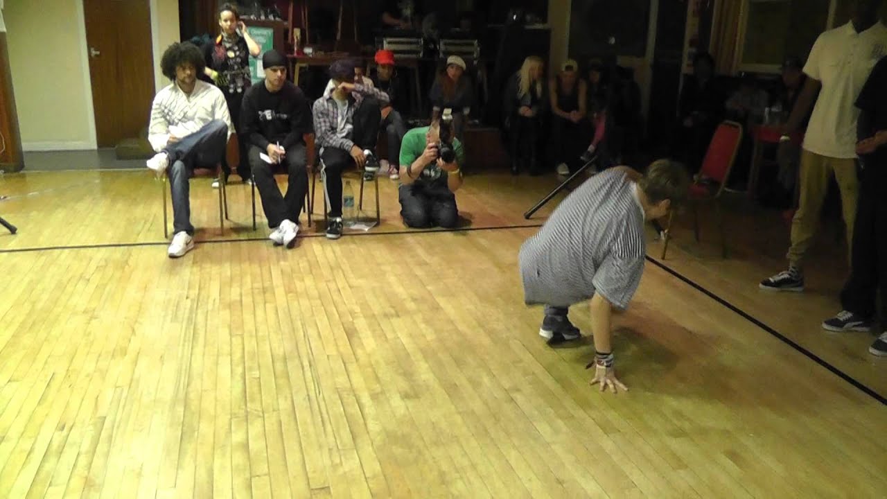 FSTV l FF Aug 12 l Footwork Battle l Quarters l Mute vs Smallz