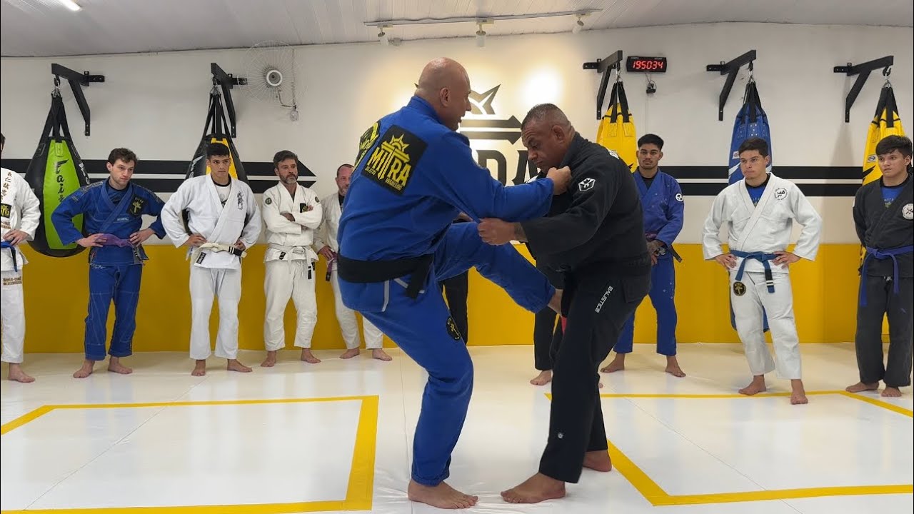 Puxada para guarda fechada. 