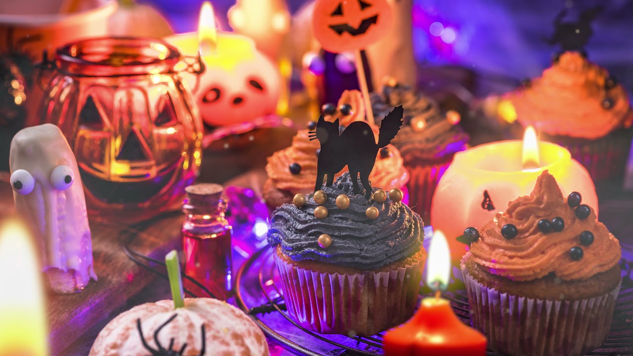 𝐂𝐨𝐳𝐲 𝐇𝐚𝐥𝐥𝐨𝐰𝐞𝐞𝐧 𝐏𝐚𝐫𝐭𝐲 🎃🧁🍸 3.5 Hours of Ambience 🎃🍬🧙‍♀️Party Sounds, Halloween Music, Spooky Ambiance