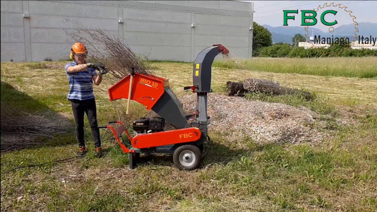 Chipper FBC model: BIO1013A shredding Carpinus