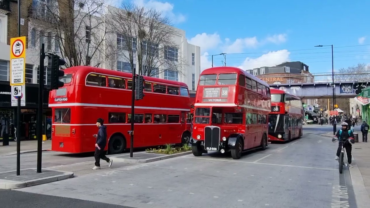 London Bus Museum - classic buses running day on 38 route