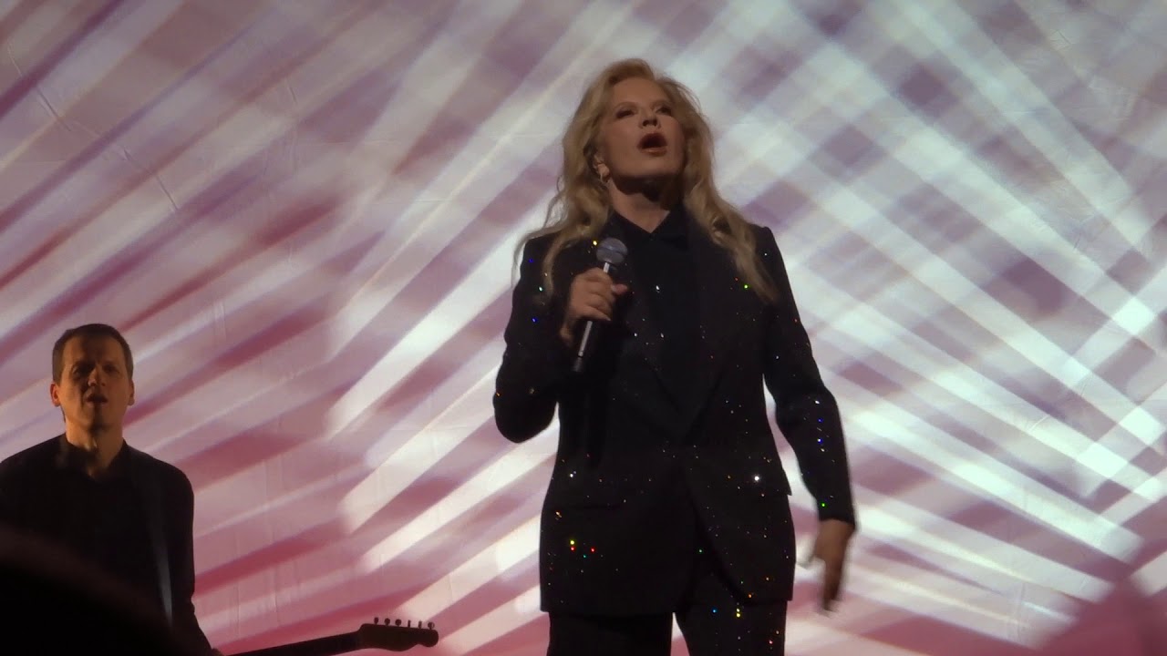Sylvie Vartan au Grand Rex 2019  Jusqu'à minuit - Te voici - Donne moi ton amour