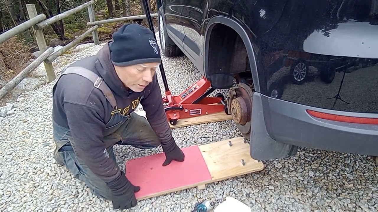 12.  Simple Tire Lift For Changing  Out Your Tires
