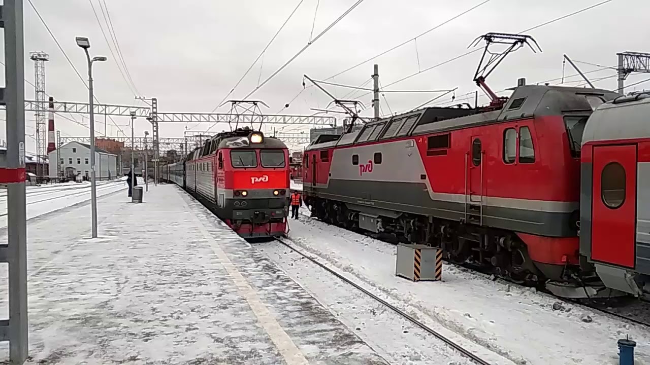 ЧС7-321 с поездом 020 
