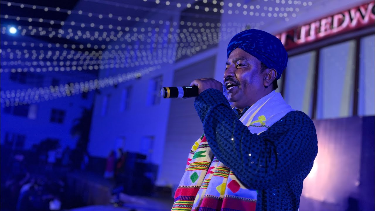 GALI ME AAJ CHAND NIKLA 