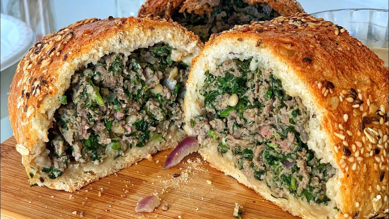 Хлеб с мясом и зеленью