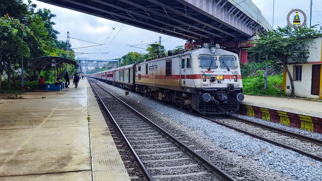 अंग एक्सप्रेस | Late-Running Anga Express Showcases Incredible SPEED!
