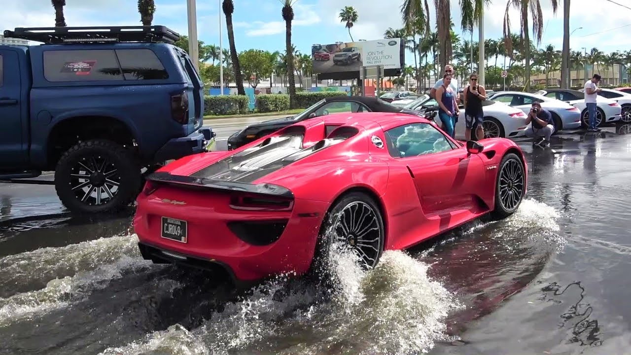 CRAZY SUPERCARS Arriving to The Halloween Supercar Run 2019! [Part 1]