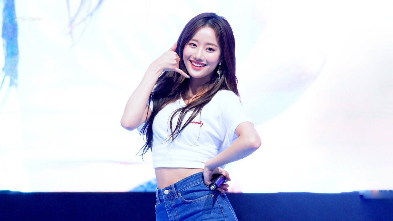 180525 에이프릴(April) 덕성여대 축제 '메이데이(MAYDAY)' 나은(NAEUN) 직캠 by 김이모 - 4K
