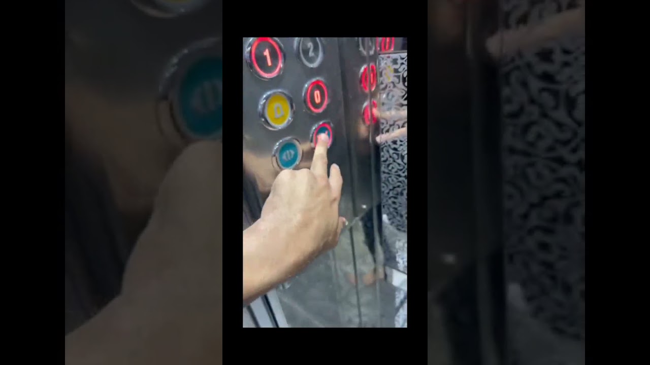عطل اسنسير #بالسعوديه وقدرت احله مع صاحب الاسانسير الحمدلله