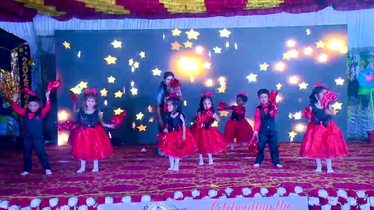 Nur Sec A Super Stars on the stage