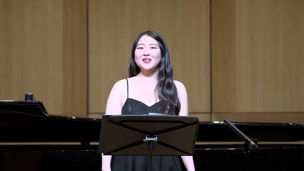 'Ich bin die Christel von der Post' from Operetta Der Vogelhändler  소프라노 이은비