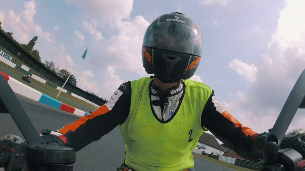 Ladies Skills Day at Mallory Park with Victoria Pendleton & Aimee Fuller | IAM RoadSmart