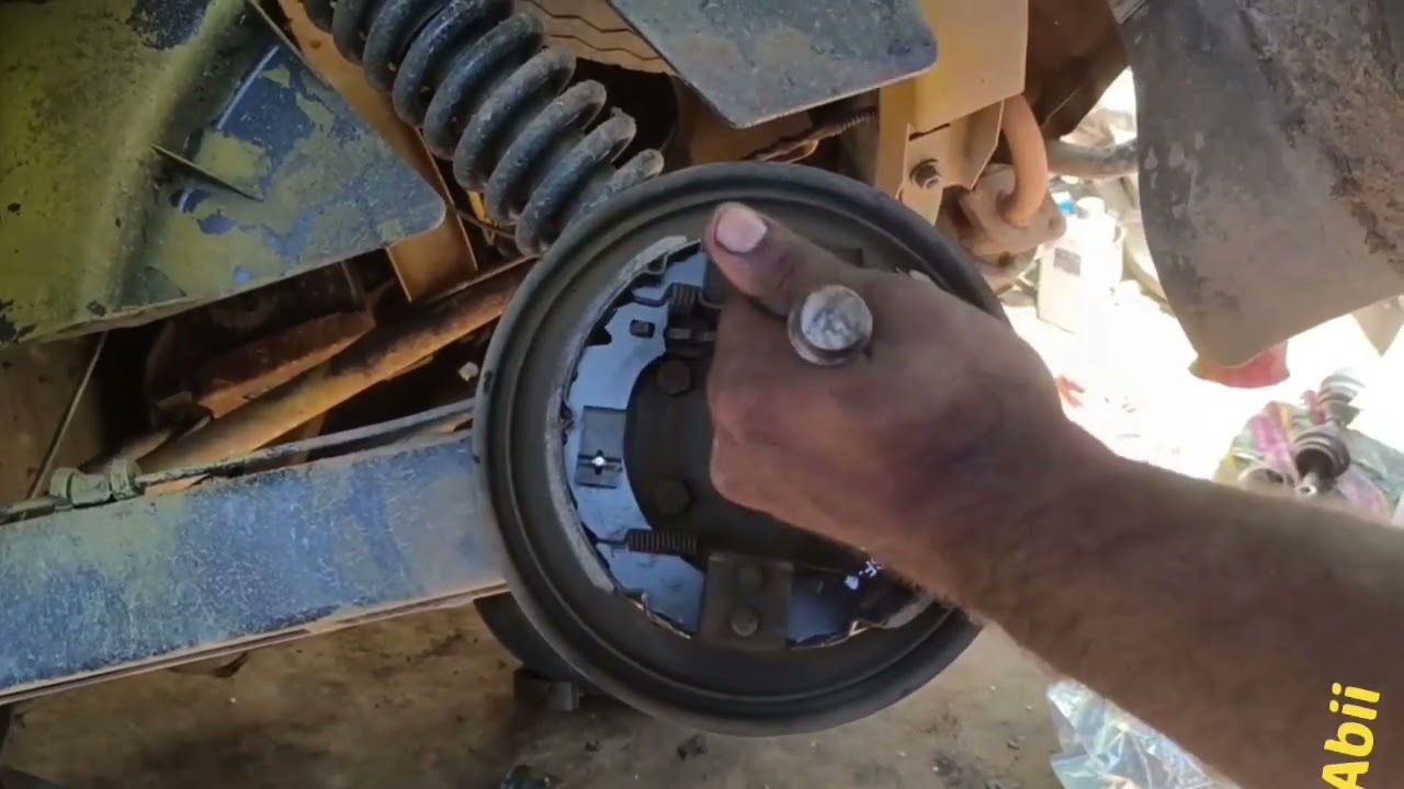 Changing Wheel Bearing in TVS King Auto