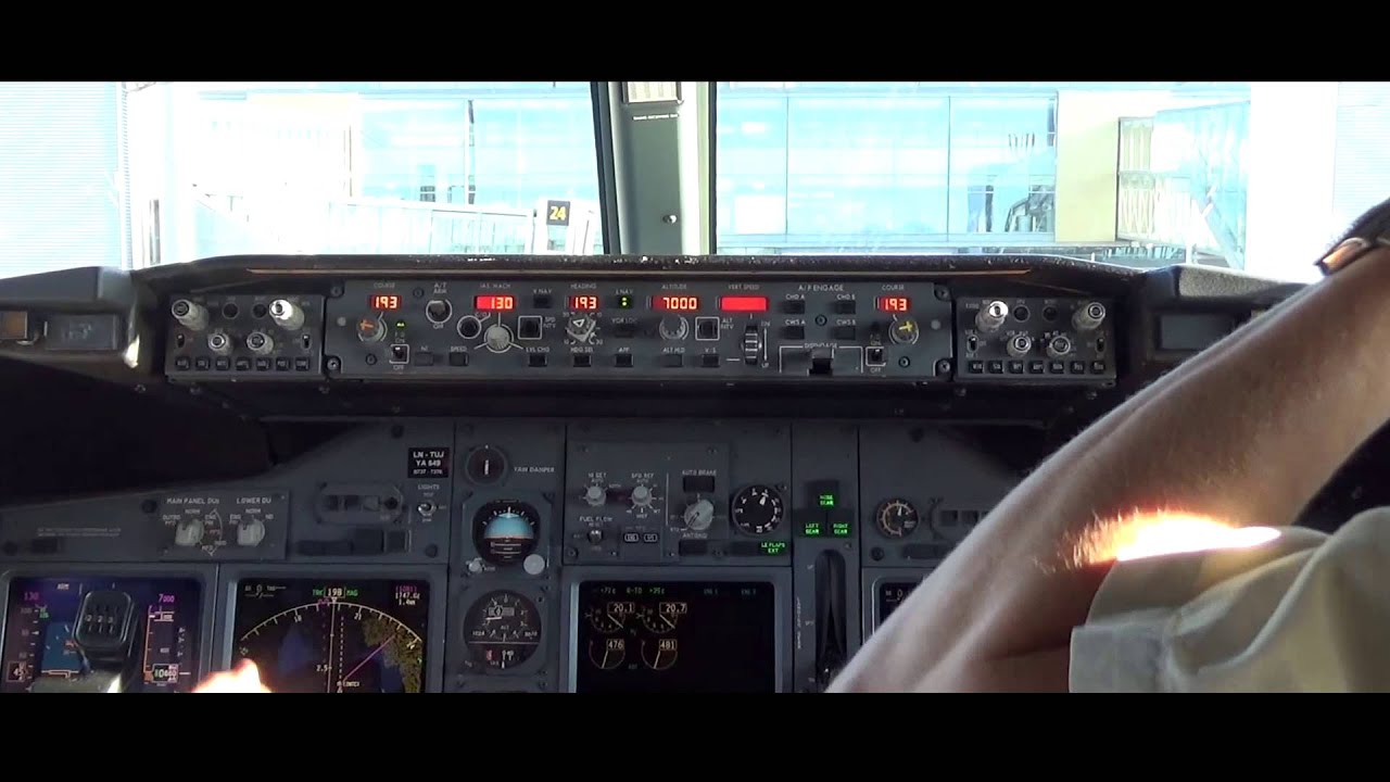 SAS 737-705 Cockpit Start up and Takeoff from Oslo  (LN-TUJ)