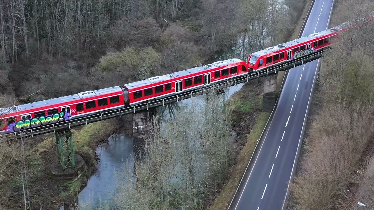 NACH DER FLUT: Defekte Dieseltriebwagen werden über Eifelquerbahn abgeschleppt