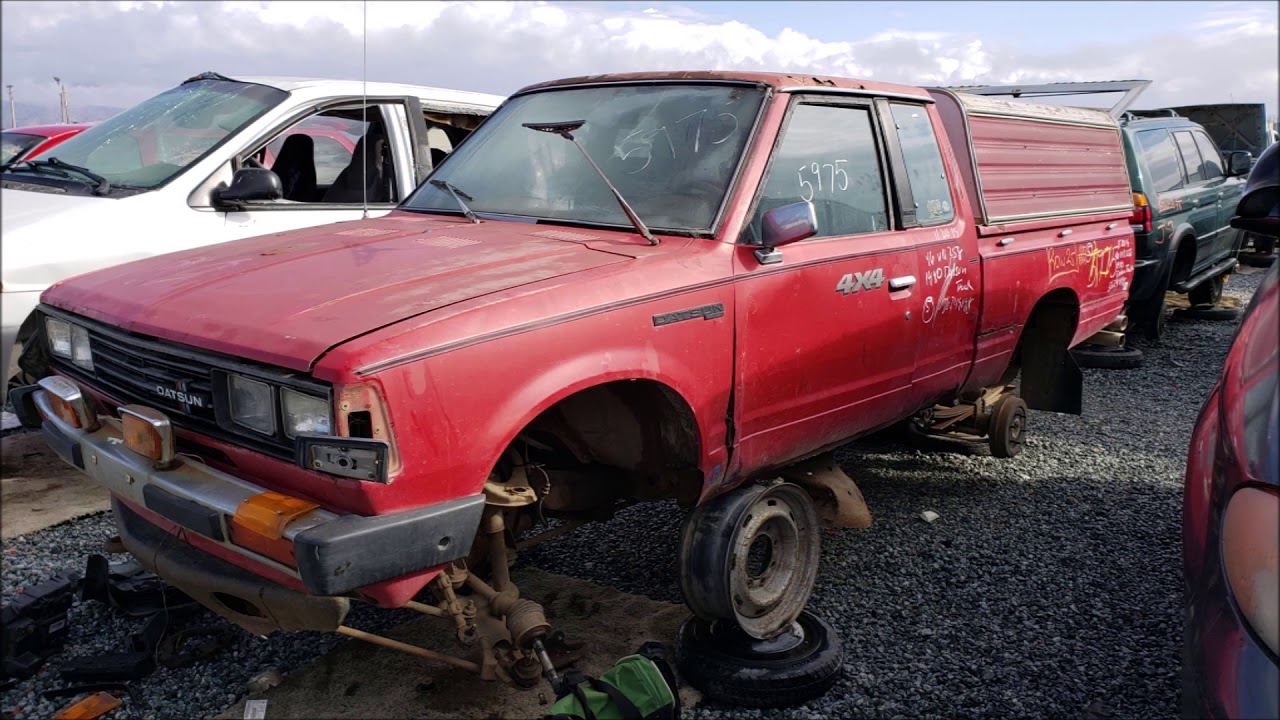 Junked Datsun 720 4x4 King Cab 1980 Slideshow
