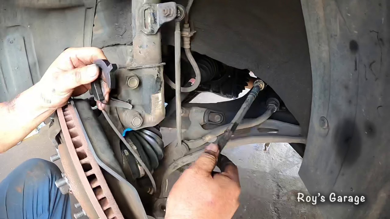 How to Replace the Inner & Outer Tie Rods on a 2001 Toyota Camry