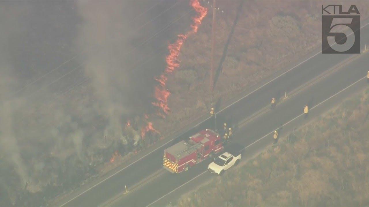 Fast-moving wildfire breaks out in Riverside County, 1,500 acres and growing
