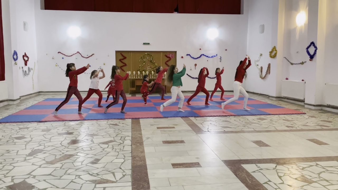 Festivalul lui Moș Crăciun- Akira Dans Lehliu