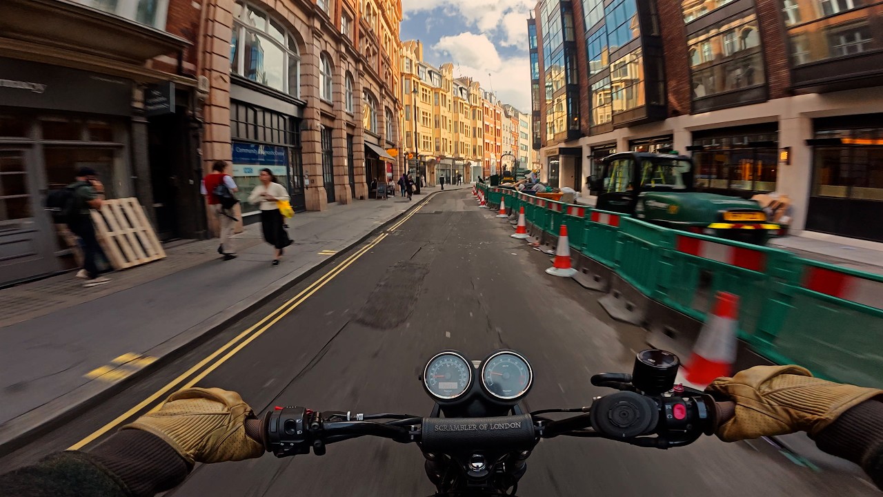 Cruising into London on a Summers Day | Triumph Scrambler 900 | Arrow Exhaust [4K]