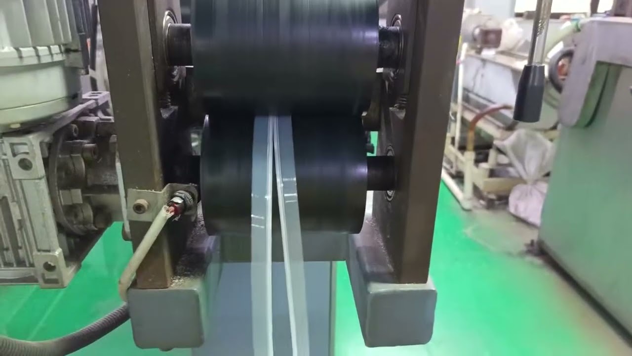 PE wide slider zipper processing video