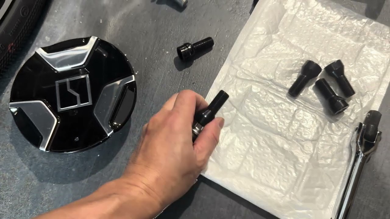 2025 ZEEKR 7X Wheel Lug Bolt Lock M14 x 1.5 - DIY (By Nelson “Nelly” Yeung) 