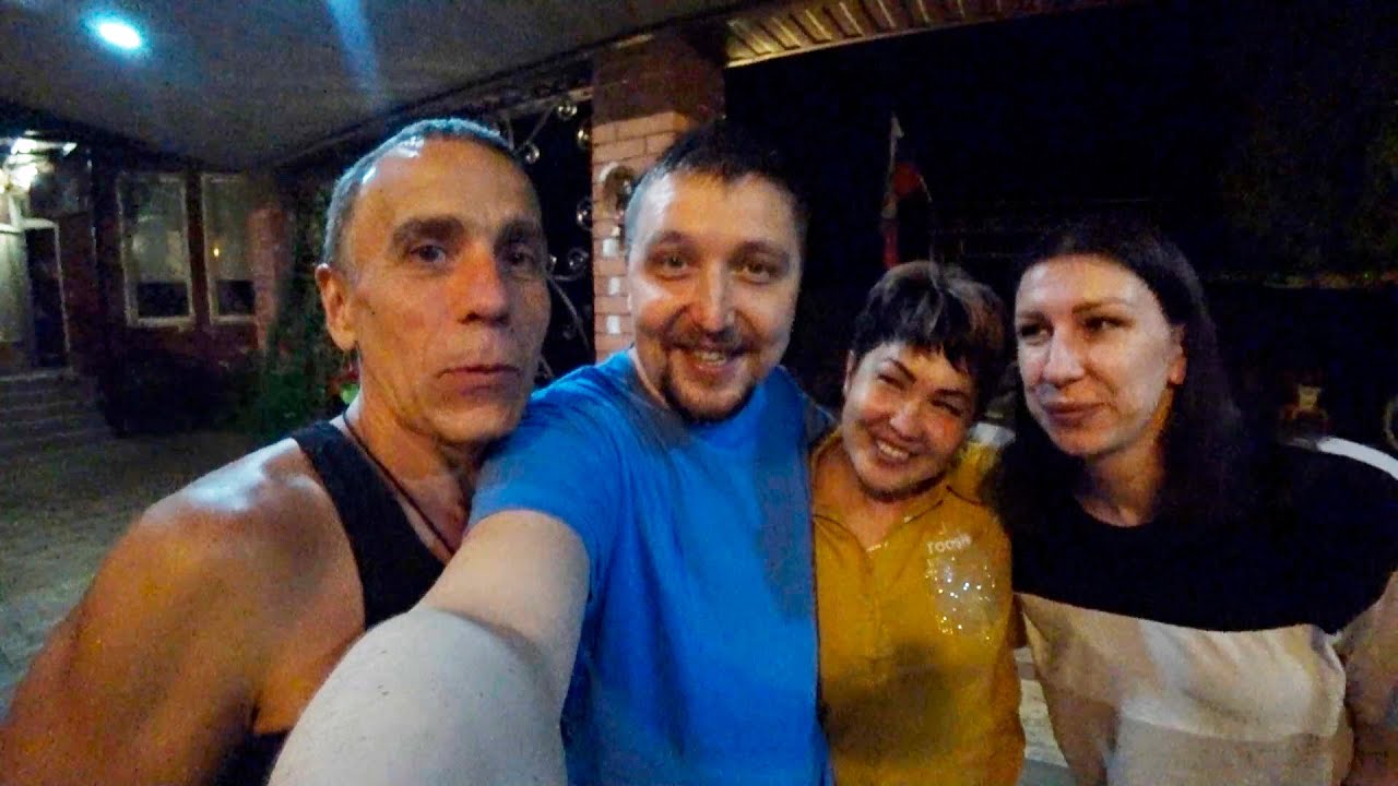 Приехали в Староминскую! // Встреча с мамой // Распаковка подарков // Семейный ужин