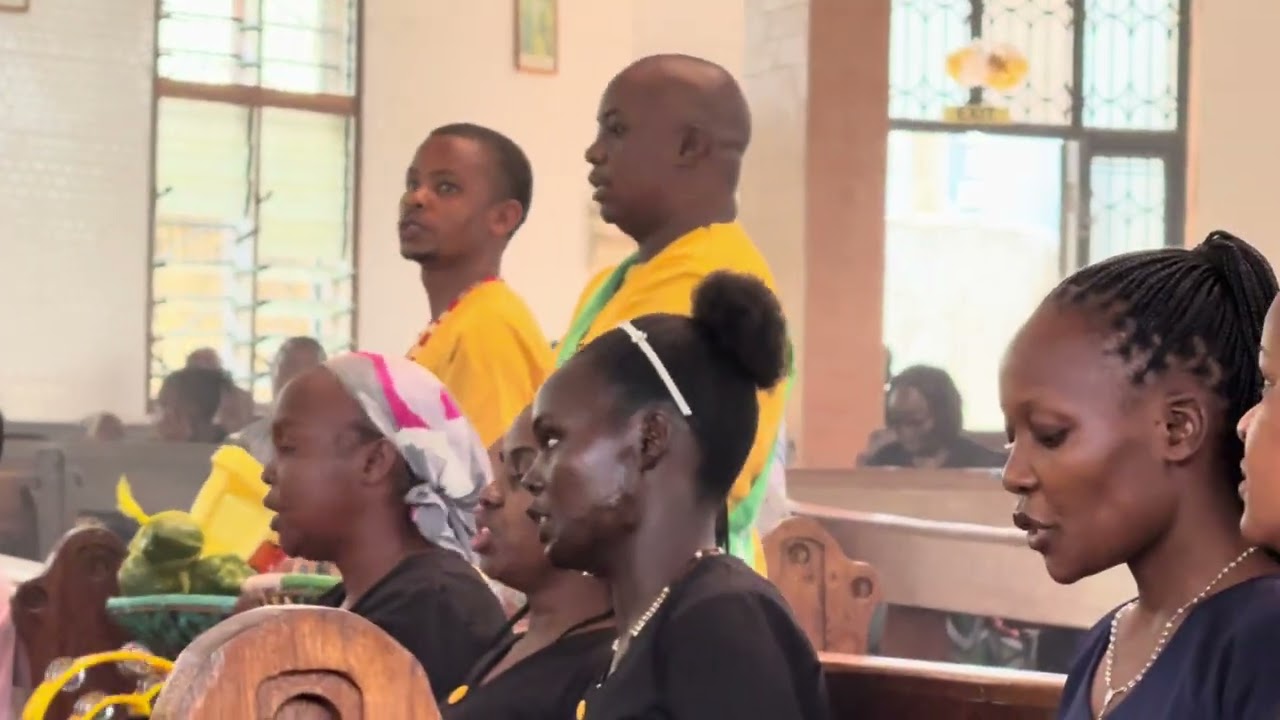 TAZAMA BWANA TUNAKUJA || D. Kalolela - St. John Paul II Choir, Infant Jesus Mtwapa