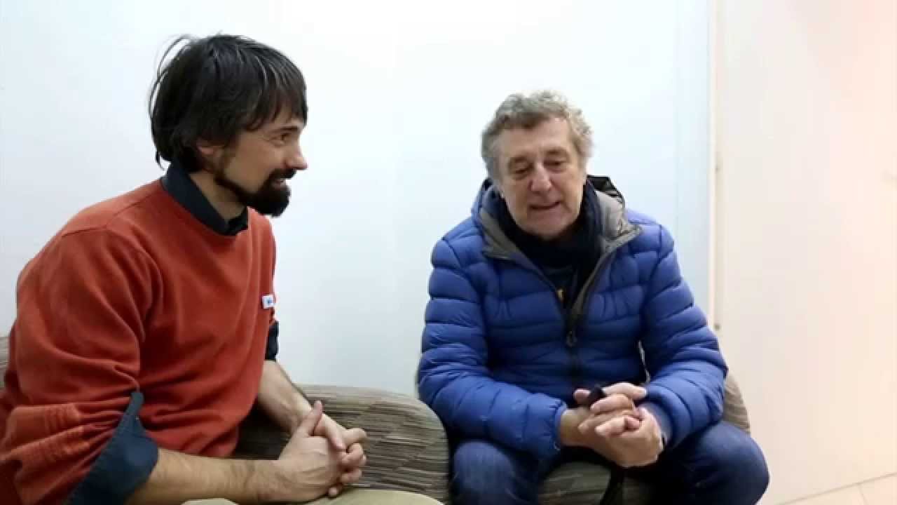 Enzo Iacchetti canta per Progetto Arca