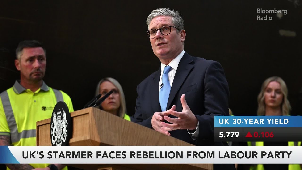 UK's Starmer Faces Labour Party Rebellion