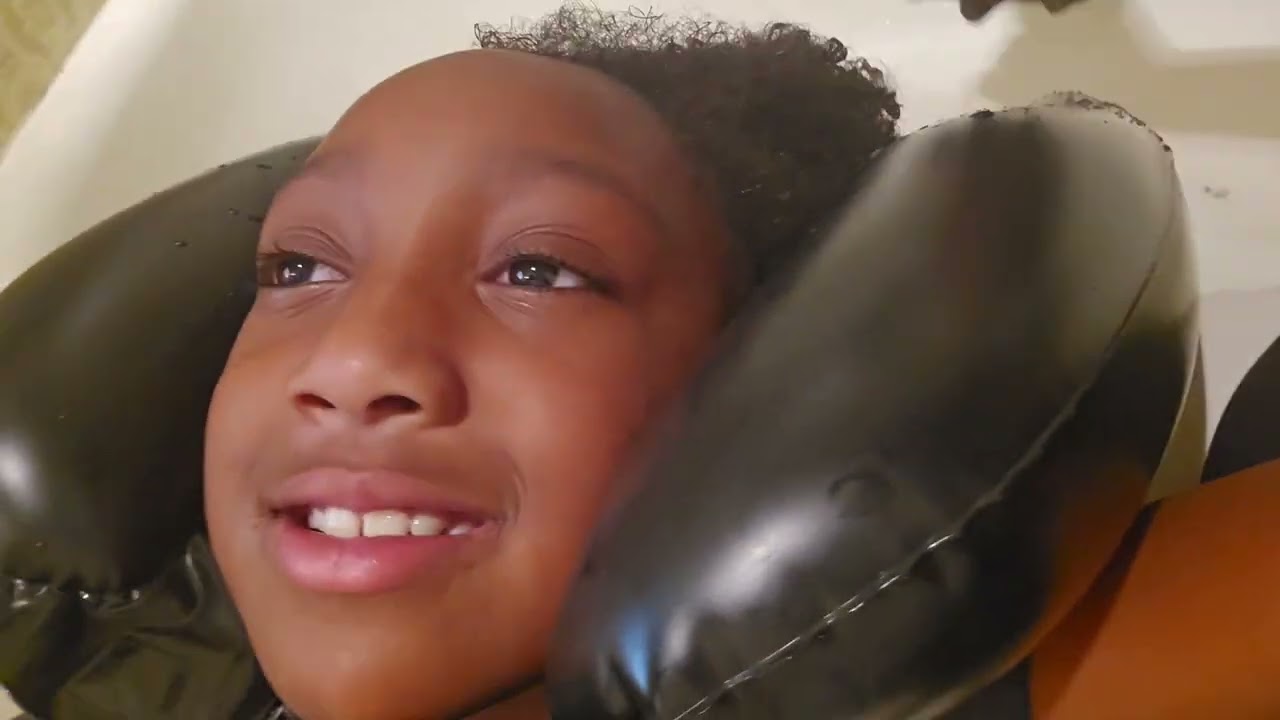 OUR REVIEW OF THE INFLATABLE SHAMPOO BOWL FROM AMAZON $10
