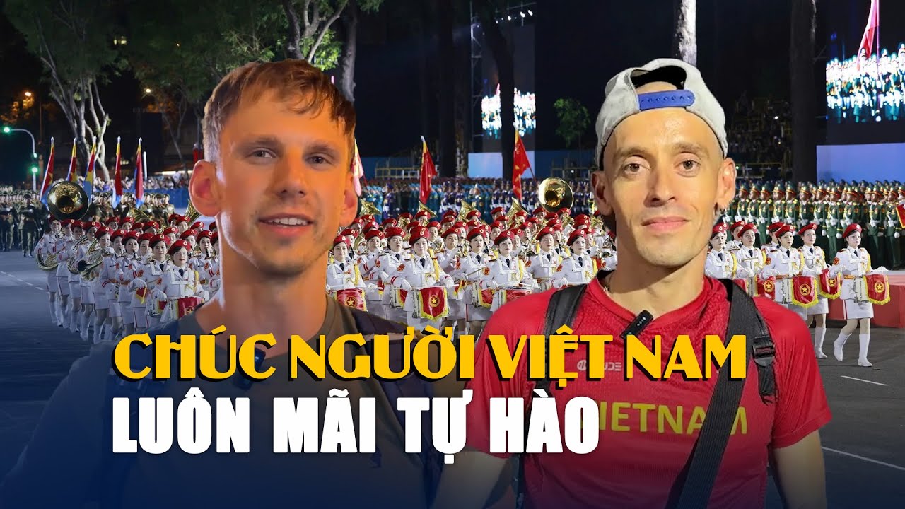 Người nước ngoài xem hợp luyện diễu binh: 