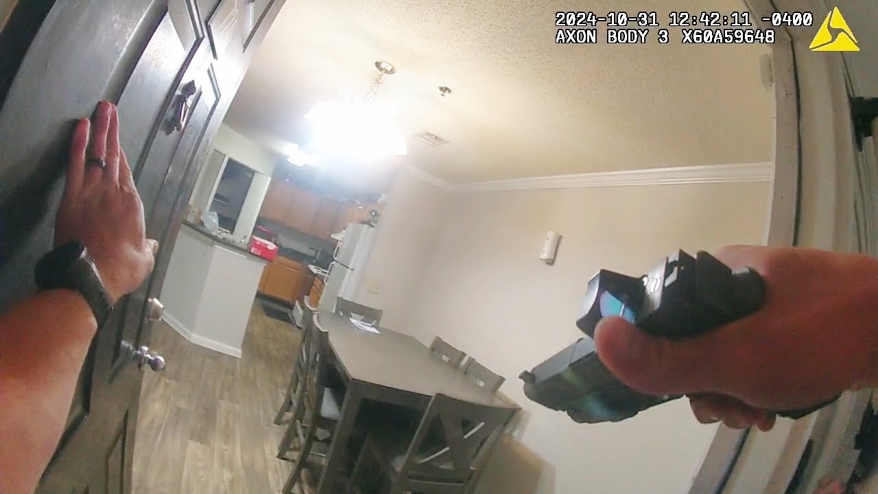 Gang Unit Raids Drug Dealers Home and Finds It All | Police Bodycam
