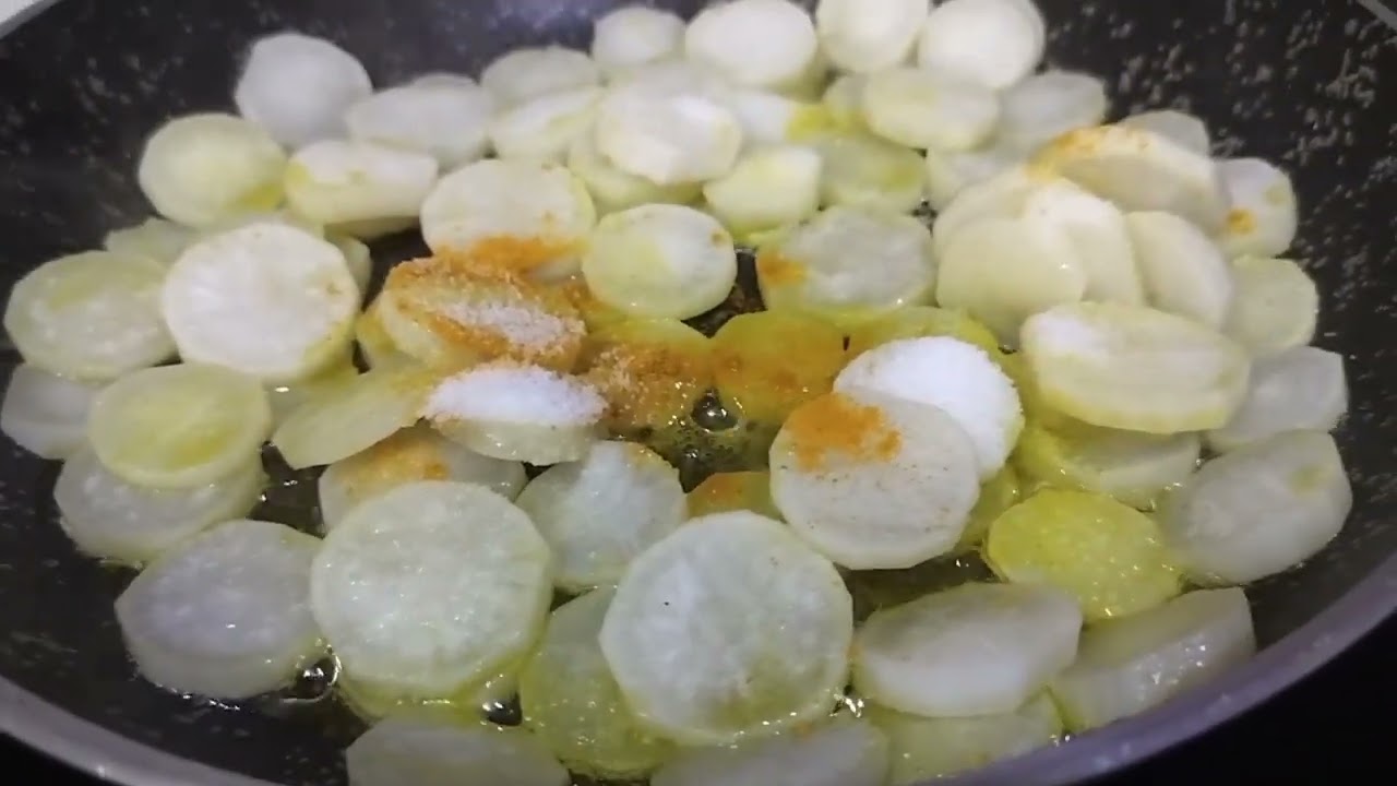 Mooli Ka Achar Recipe | मूली का चटपटा अचार बनाने का तरीका #food #viralvideo #moolirecipe #achar 
